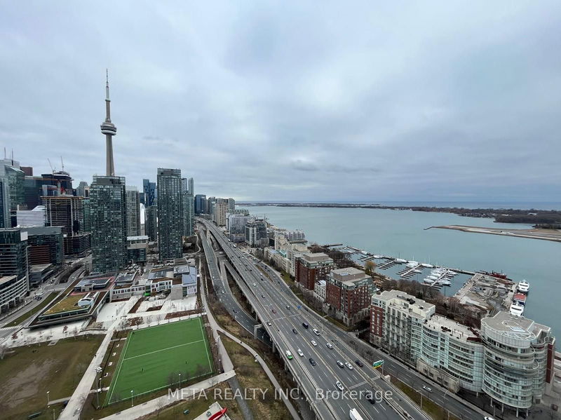 home for lease on 4105-75 queens wharf Road