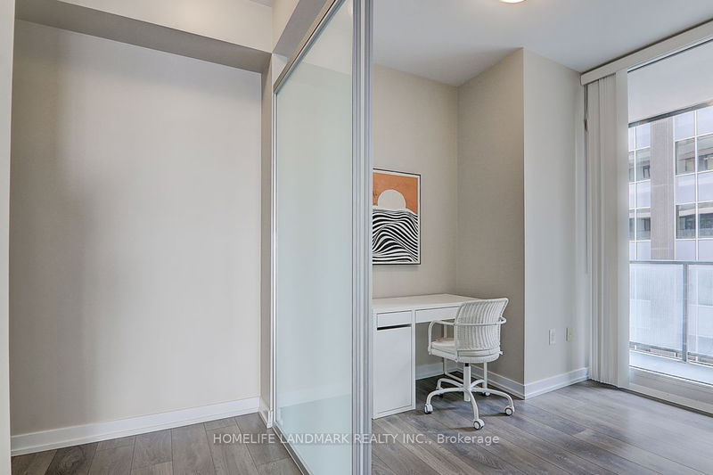  2203 - 426 university Ave  Toronto, M5G 1S9 | Image 6