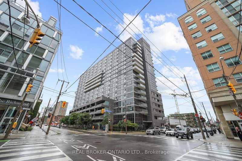 home for lease on 301-320 Richmond Street E