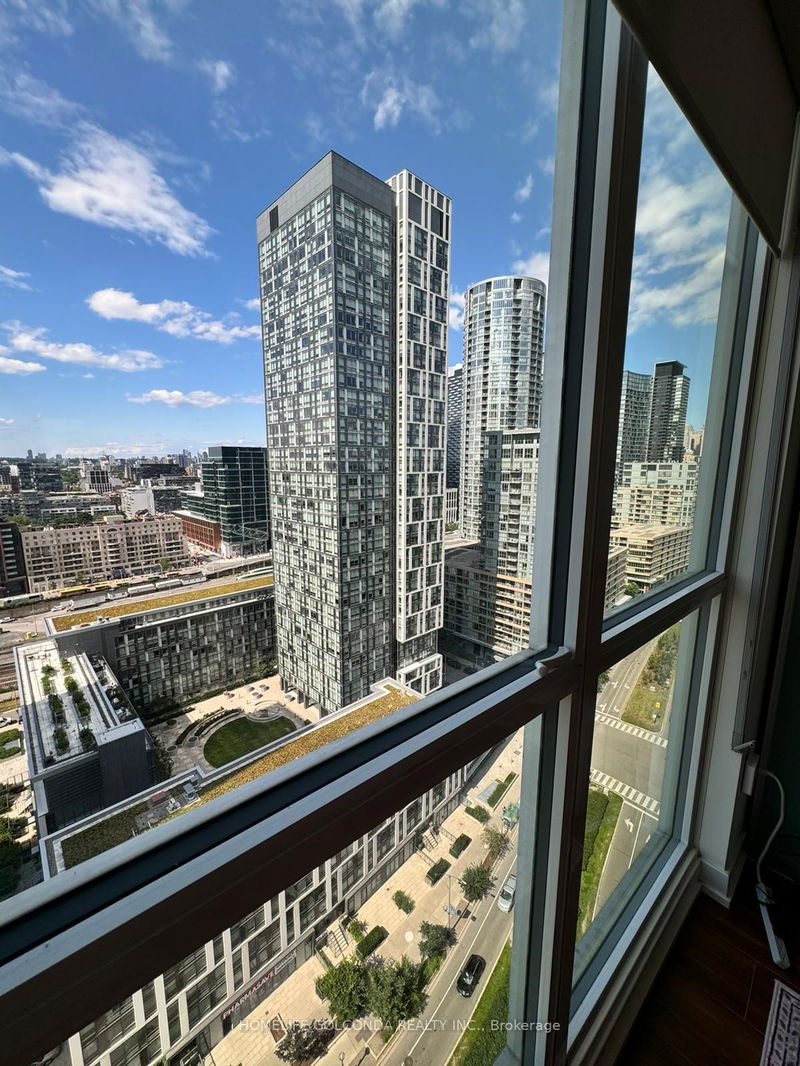 home for lease on 2707-85 Queens Wharf Road