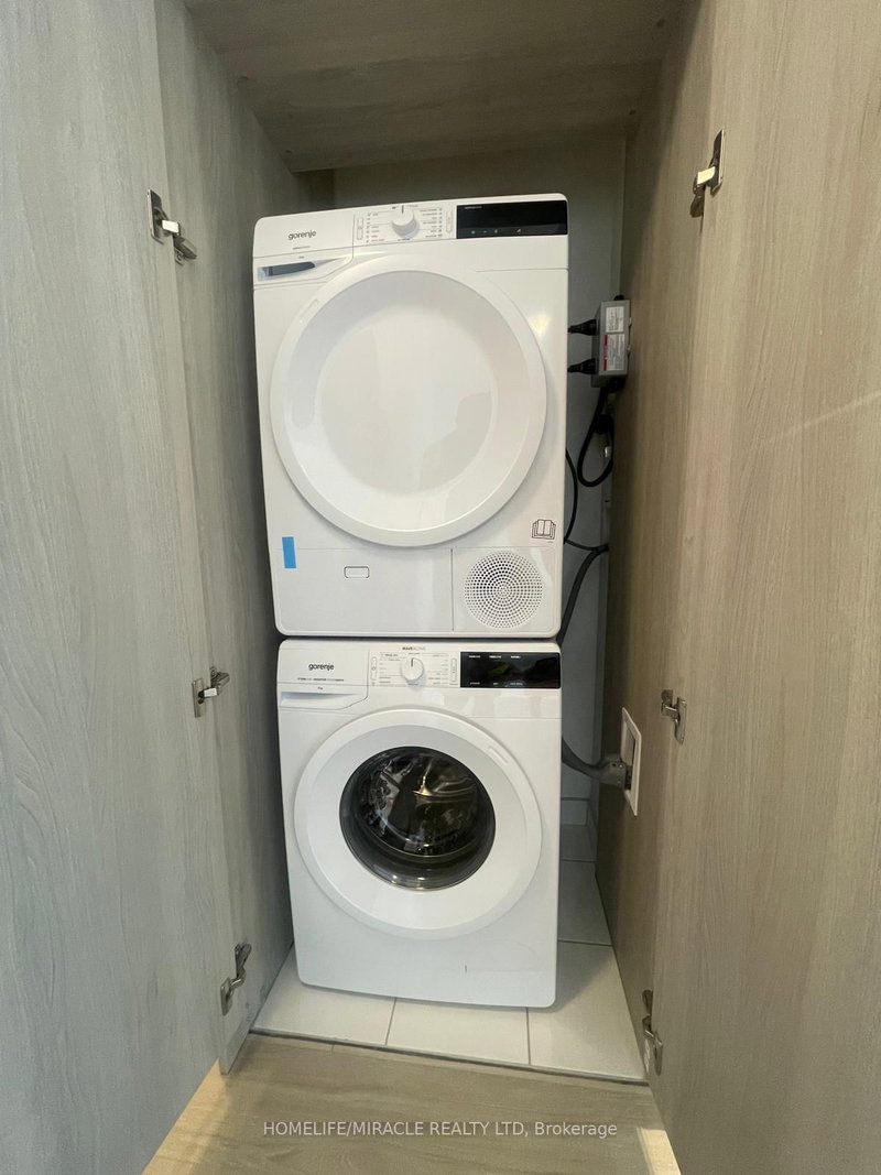 3715 - 8 Widmer St, Toronto, M5V 0W6 | Image 3