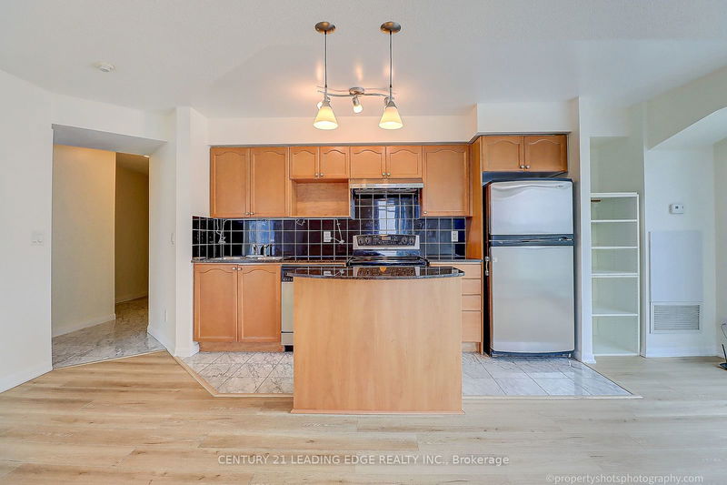 home for lease on 1305-18 Yonge Street
