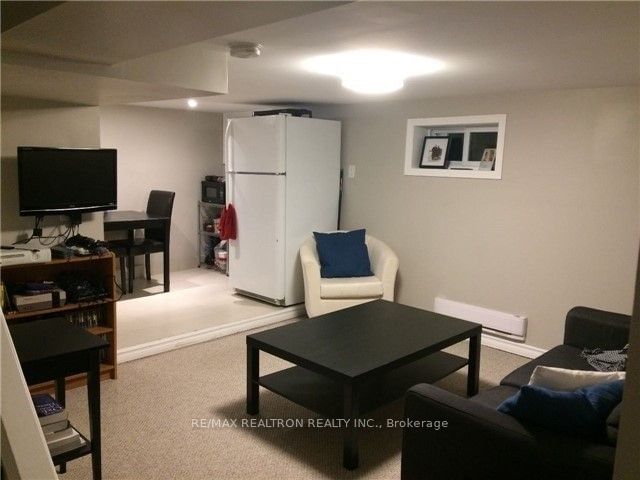 home for lease on Lower-3 Lanark Avenue
