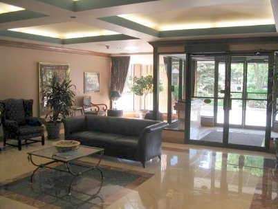 317 - 268 Ridley Blvd, Toronto, M5M4N3 | Image 2