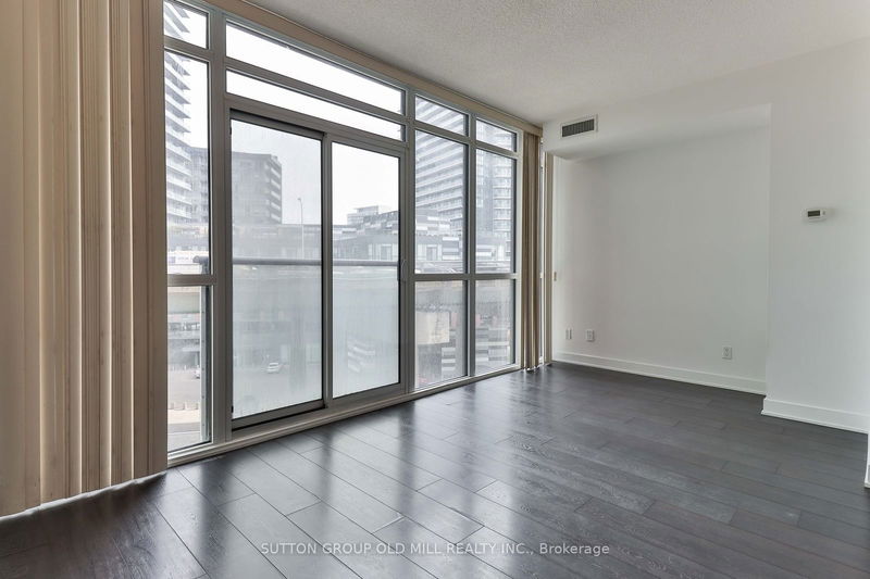  517 - 169 Fort York Blvd  Toronto, M5V 0C8 | Image 15