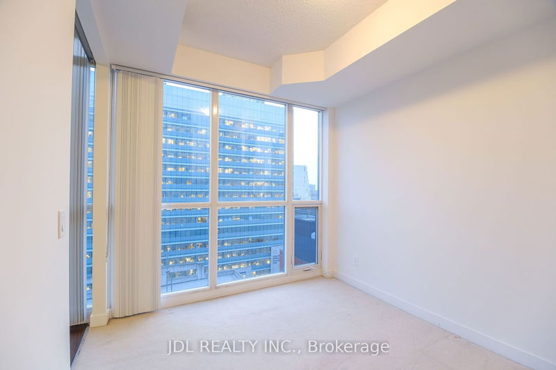  1410 - 770 Bay St  Toronto, M5G 1N6 | Image 17