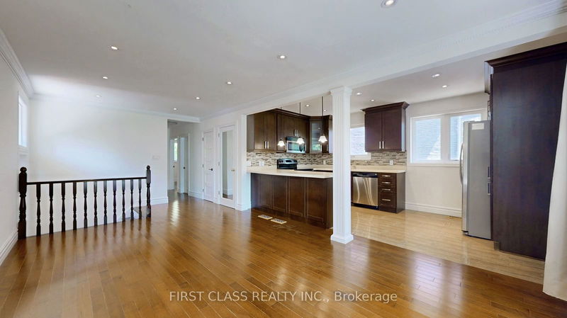 204 Pemberton Ave  Toronto, M2M 1Y8 | Image 5