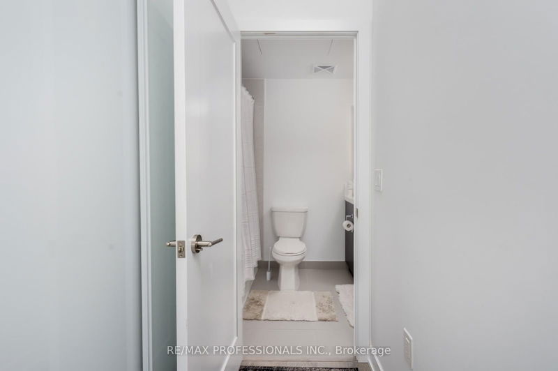  1010 - 50 McCaul St  Toronto, M5T 0B6 | Image 21