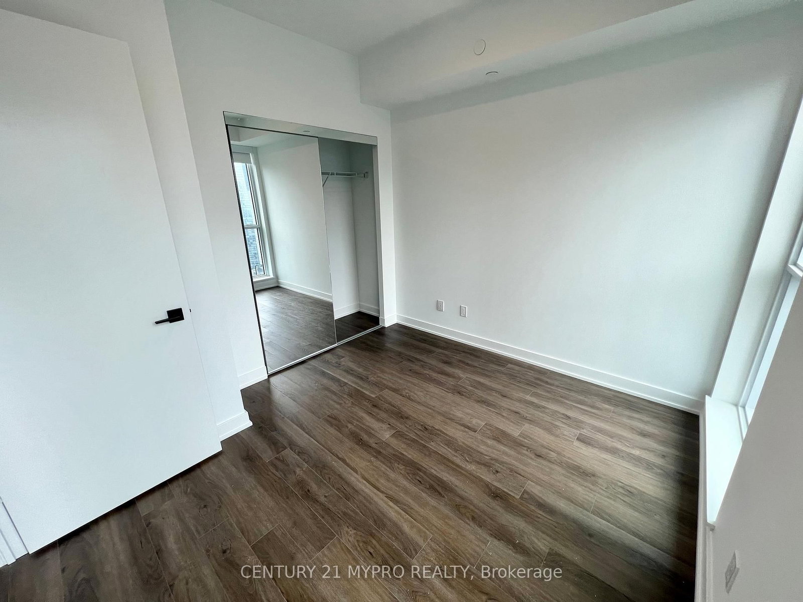 327 King Street W, Unit 3501 - Photo 10