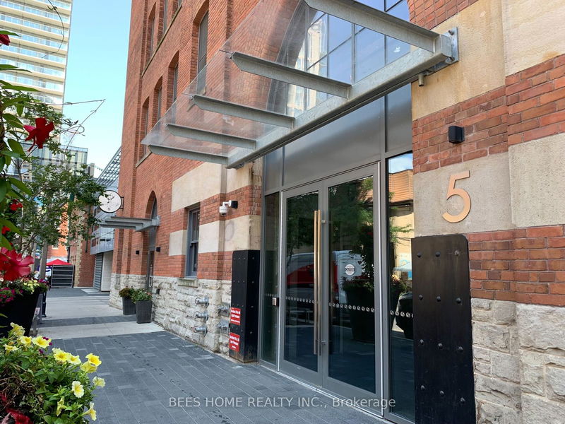 home for lease on 213-5 St Joseph Street