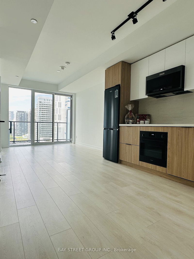 home for lease on 1606-5 Defries Street