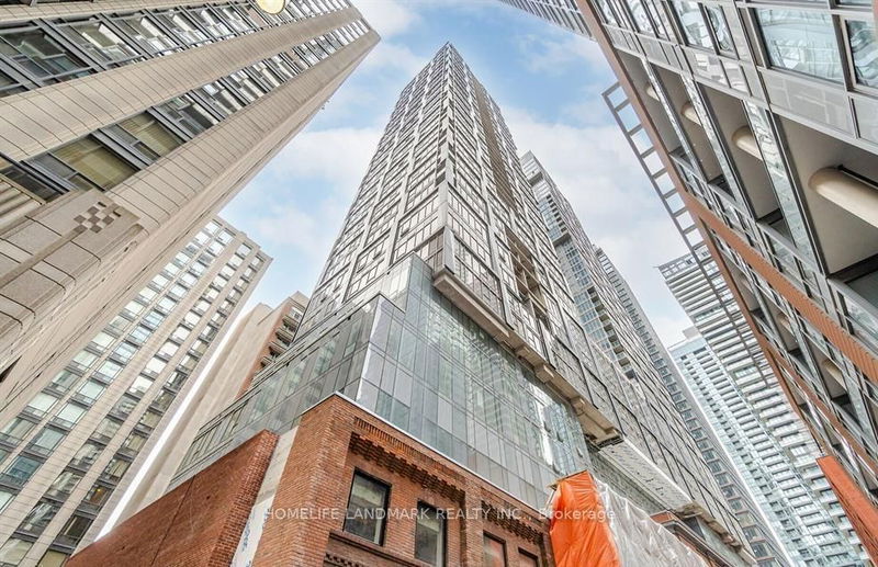 home for lease on 3307-15 Mercer Street