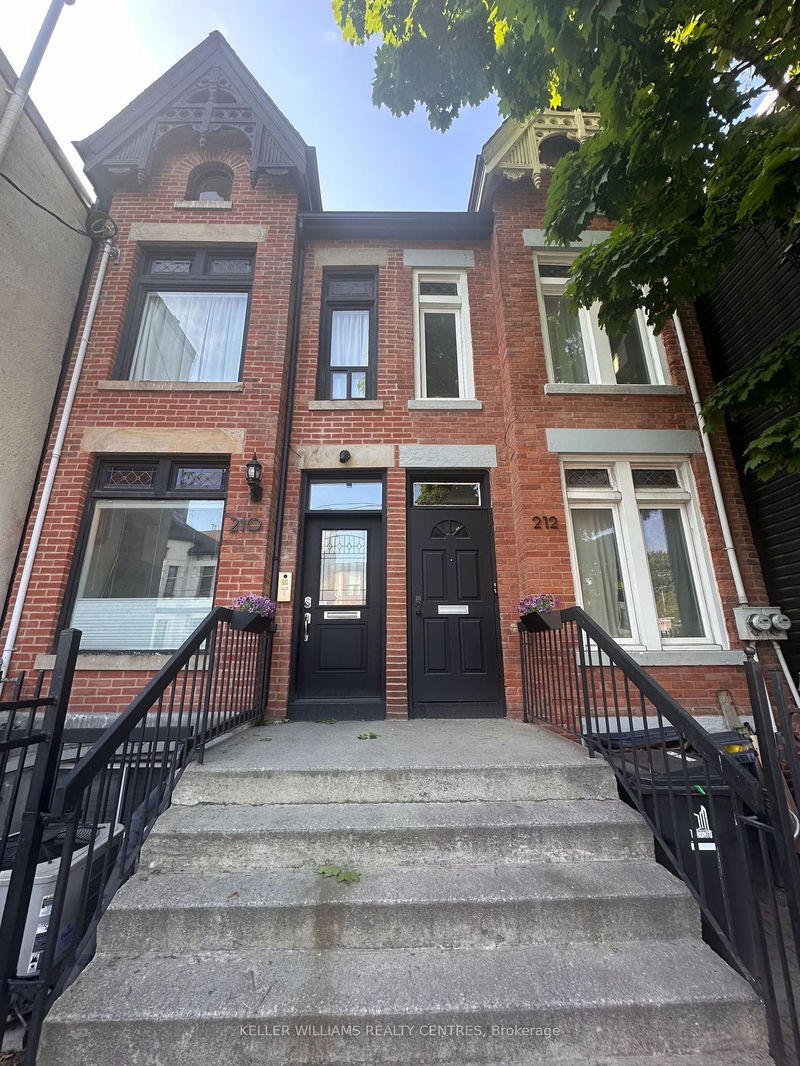 home for lease on 1-212 Gerrard Street E