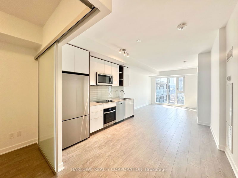 home for lease on 1414-543 Richmond Street W