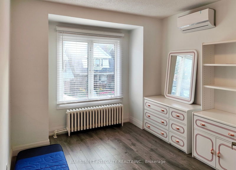 home for lease on Bedroom-179 Oakwood Avenue