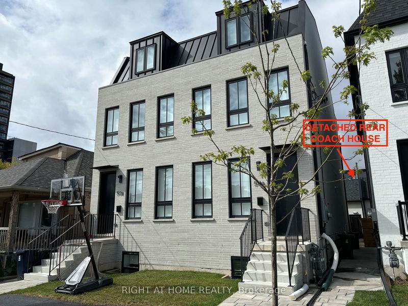 home for lease on CoachHs-50B Lanark Avenue