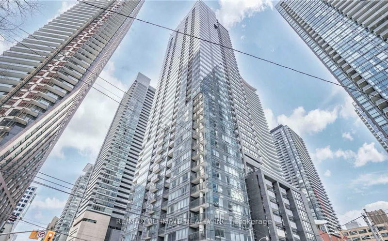home for lease on 906-295 Adelaide Street W