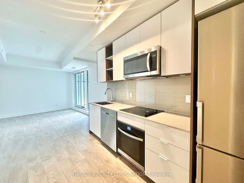 home for lease on 1416-543 Richmond Street W