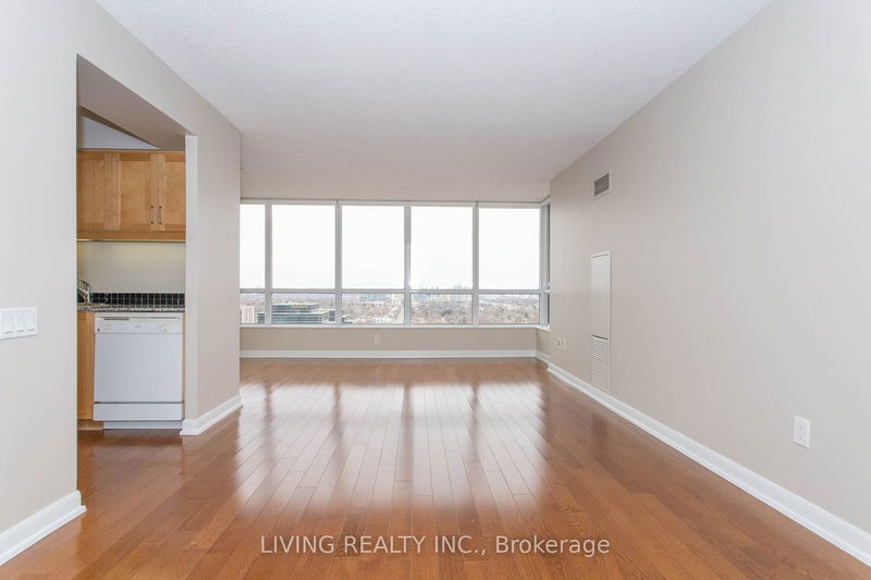 home for lease on 2410-33 Sheppard Avenue E