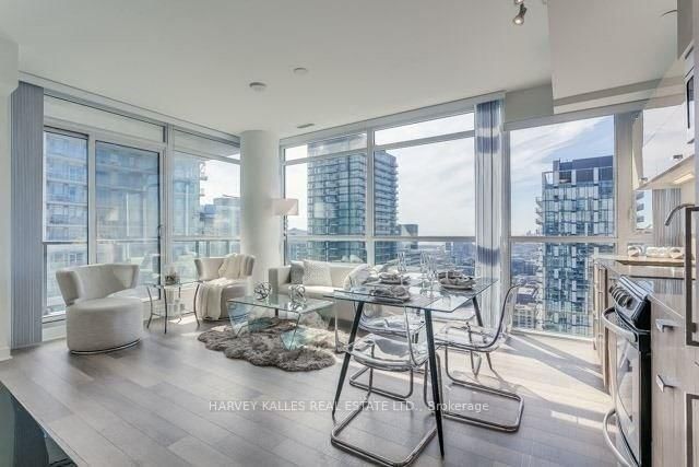 3711 - 290 Adelaide St W, Toronto, M5V 1P6 | Image 2