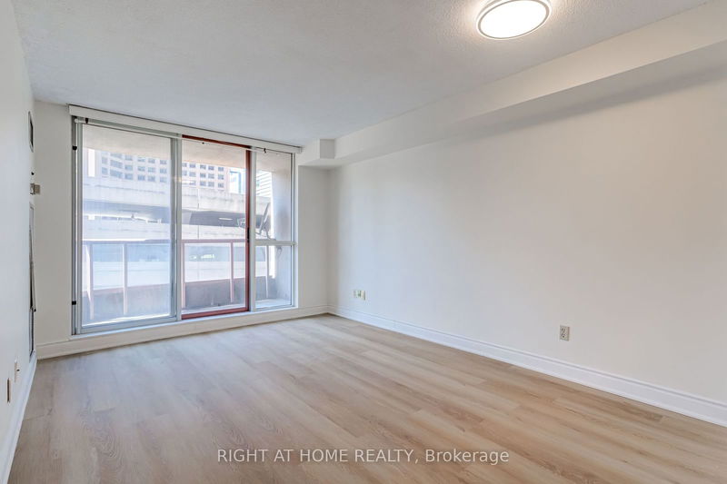  506 - 736 Bay St  Toronto, M5G 2M4 | Image 12