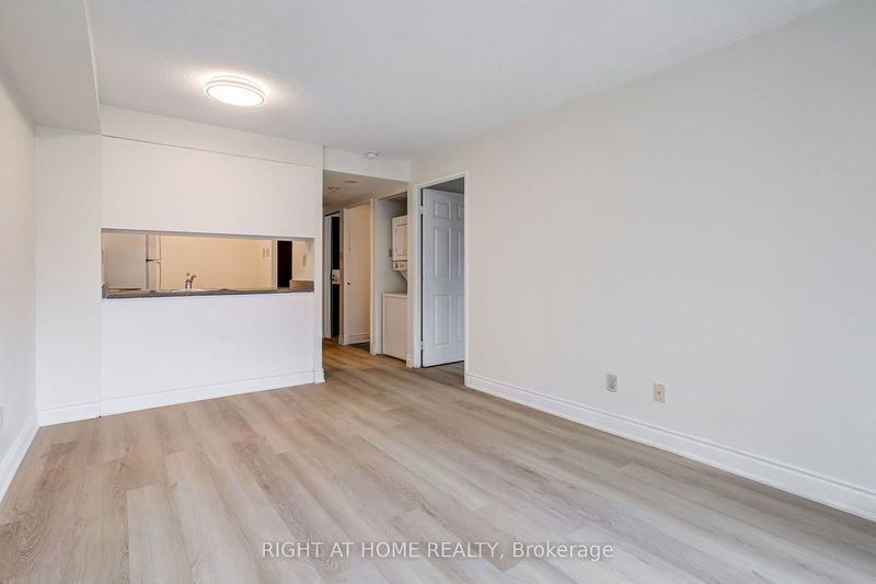  506 - 736 Bay St  Toronto, M5G 2M4 | Image 13