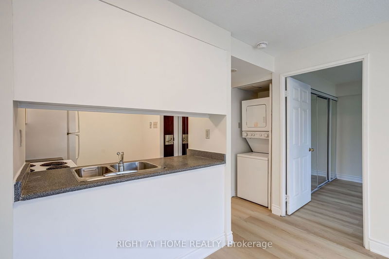  506 - 736 Bay St  Toronto, M5G 2M4 | Image 18