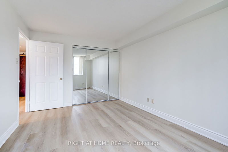  506 - 736 Bay St  Toronto, M5G 2M4 | Image 23