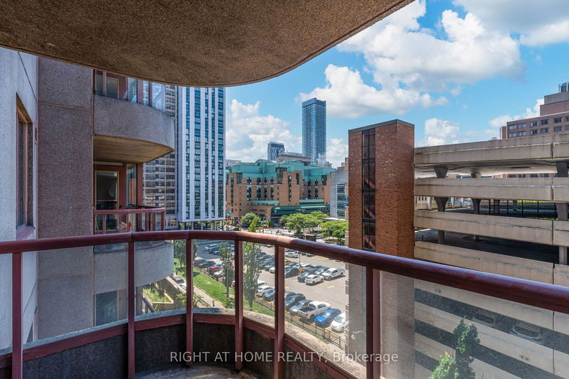  506 - 736 Bay St  Toronto, M5G 2M4 | Image 31