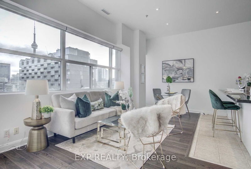 home for lease on 810-700 King Street W