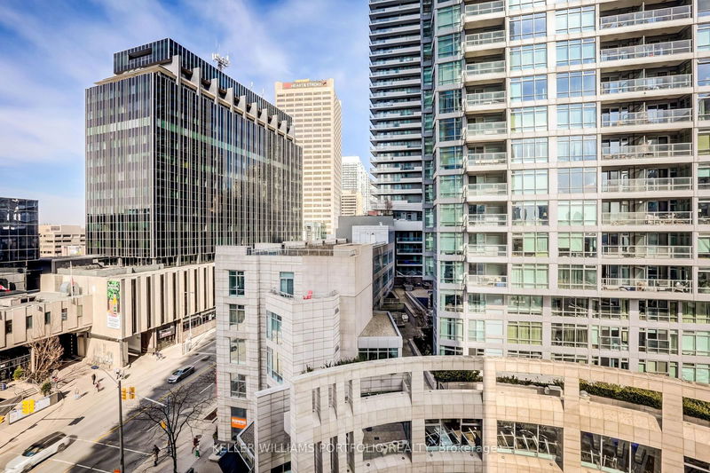  709 - 2181 Yonge St  Toronto, M4S 3H7 | Image 14