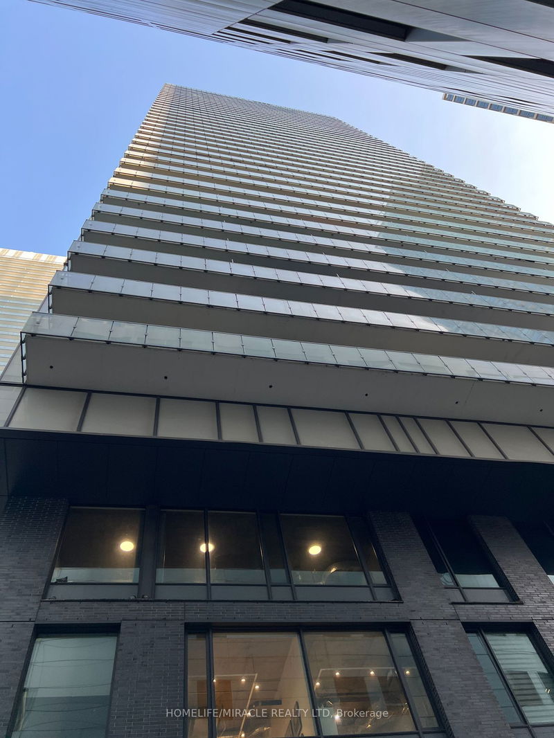home for lease on 3103-101 Peter Street W