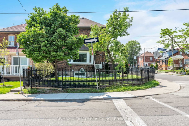 Lower - 290 Westmount Ave, Toronto, M6E 3N1 | Image 2