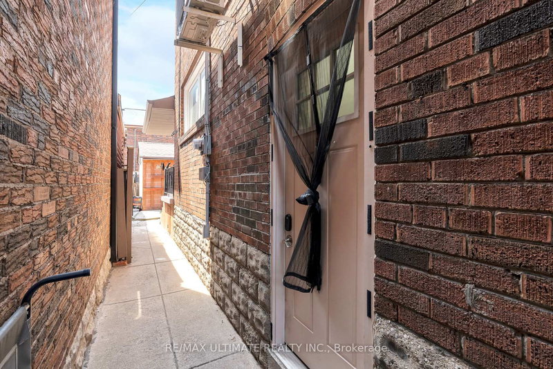 Lower - 290 Westmount Ave, Toronto, M6E 3N1 | Image 3