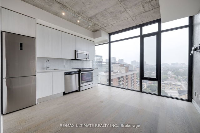 1209 - 111 Bathurst Street