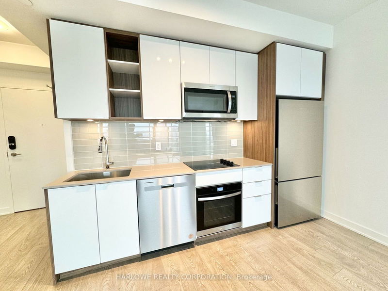 home for lease on 1427-543 Richmond Street W