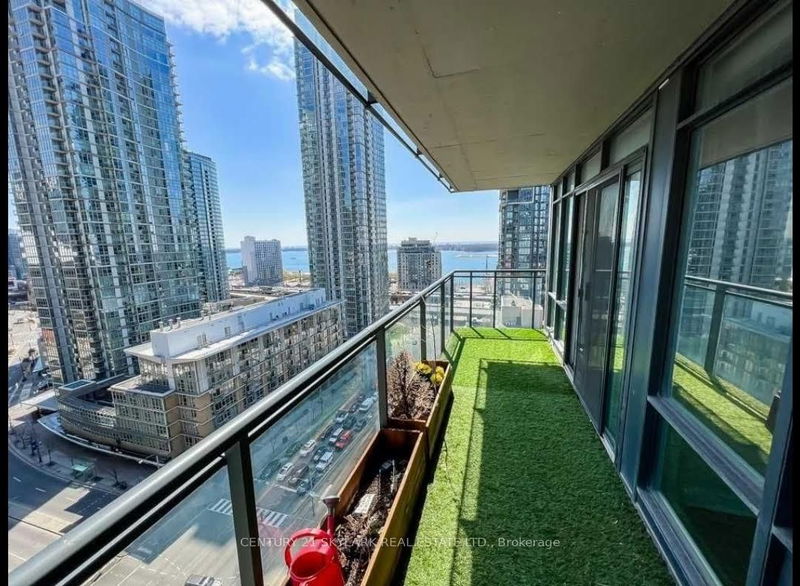 home for lease on 1817-4K Spadina Avenue