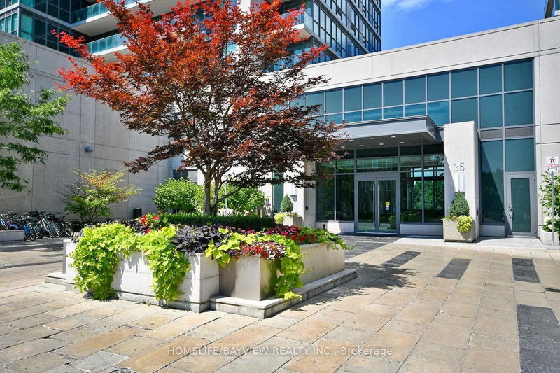 home for lease on 1405-35 Brian Peck Crescent