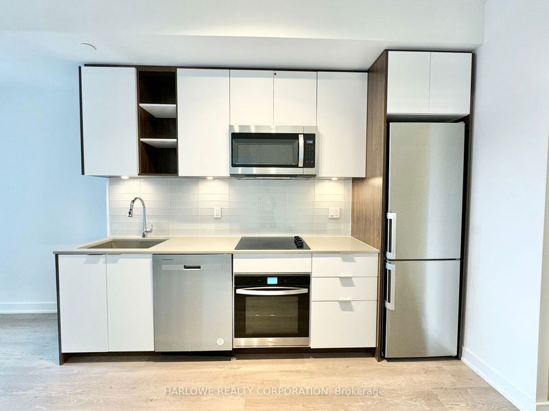 home for lease on 1413-543 Richmond Street W