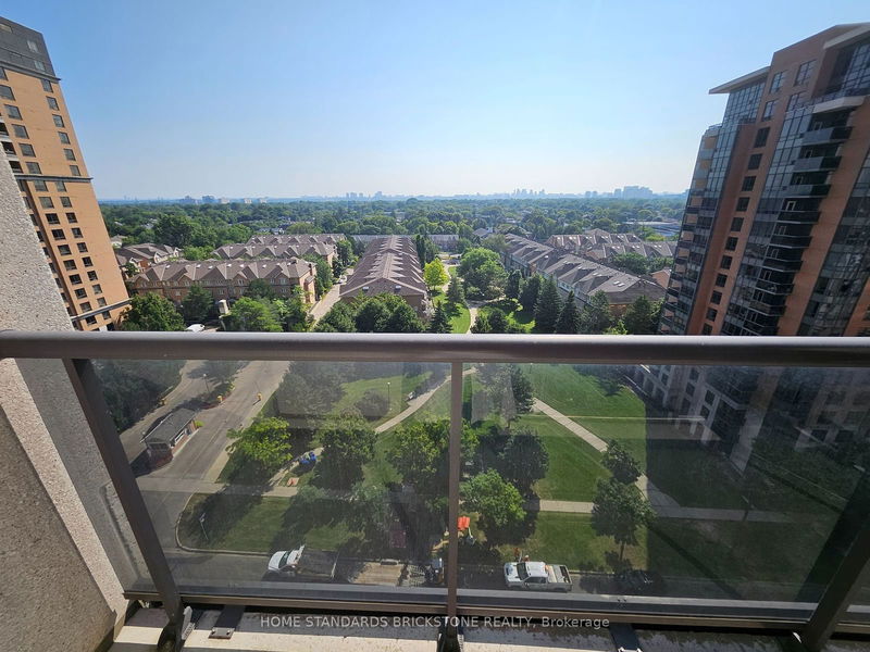 home for lease on 1204-10 Northtown Way