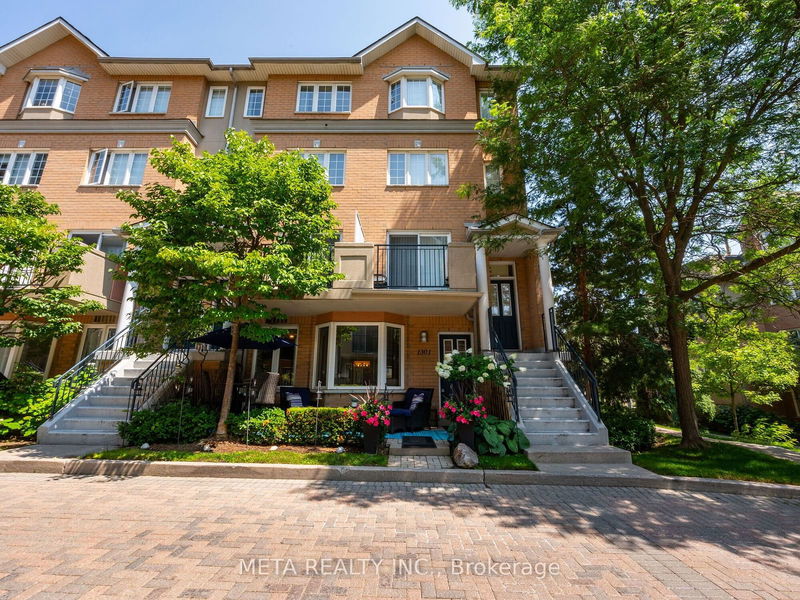 home for sale on 1301-28 Sommerset Way