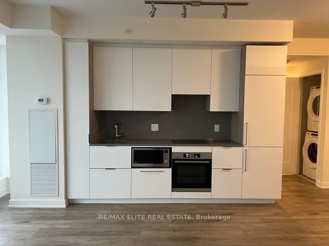home for lease on 2208-28 Freeland Street