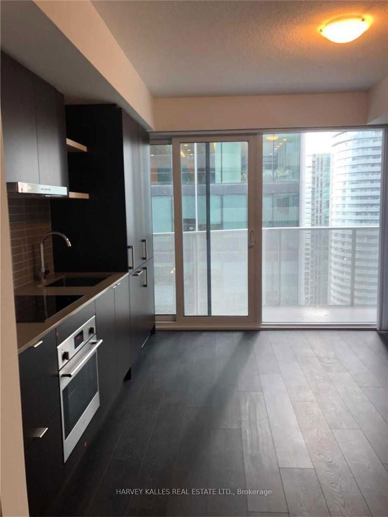 home for lease on 2411-100 Harbour Street