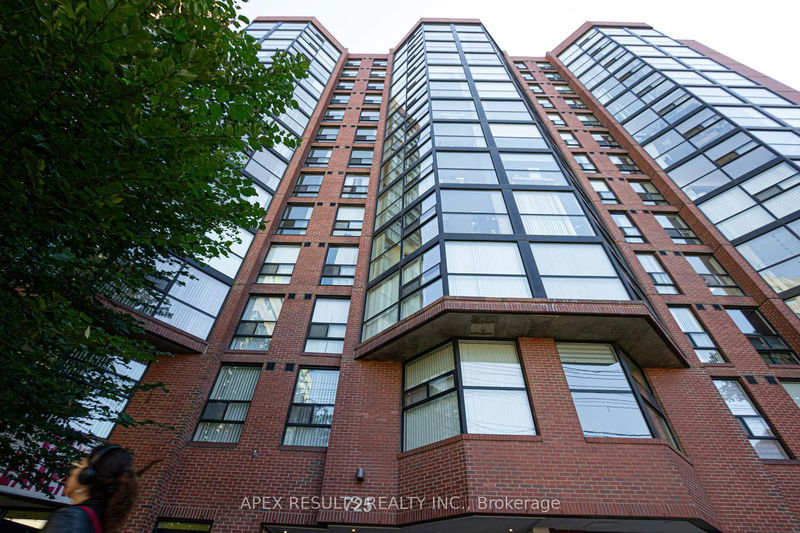 home for sale on 901-725 King Street W