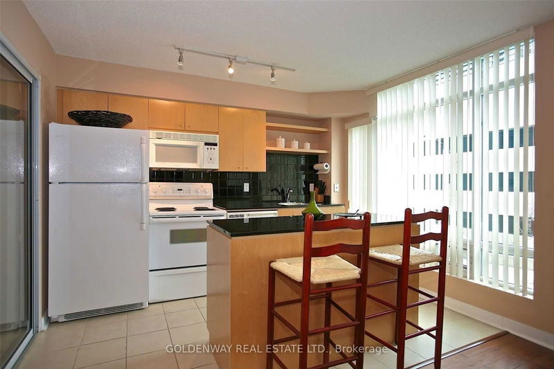 home for lease on 336-361 Front Street W