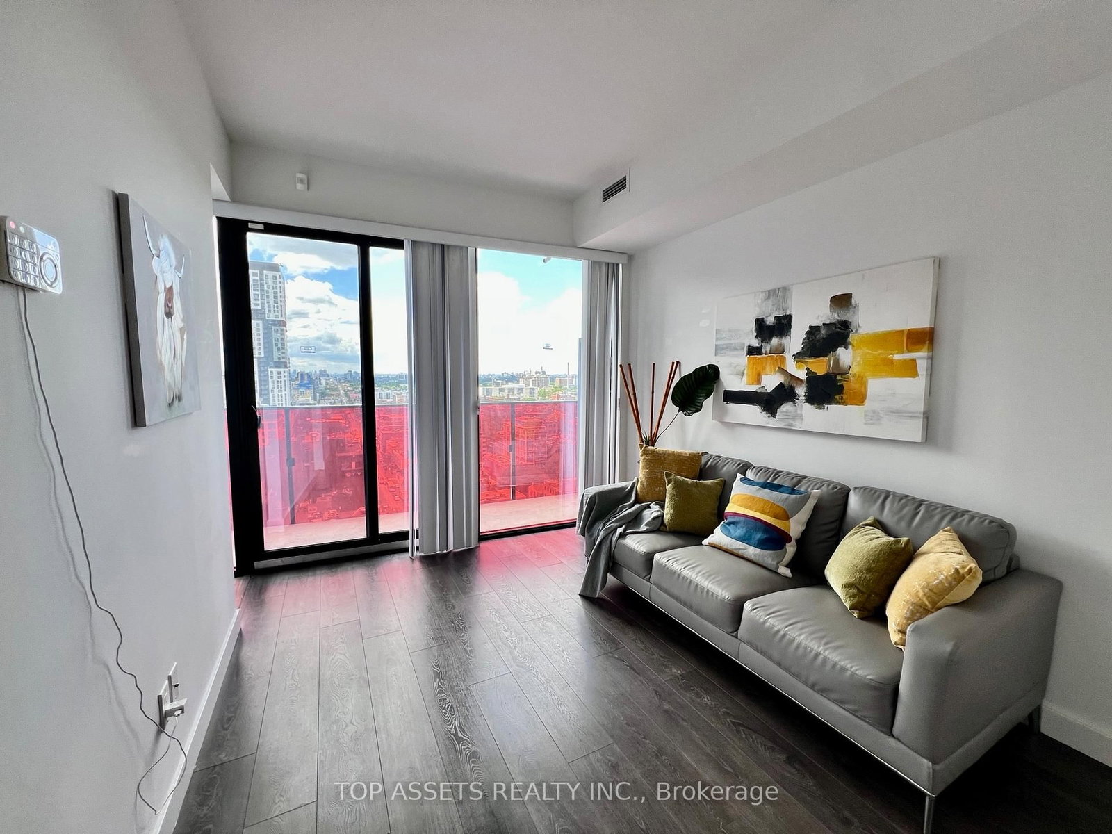 Listing Image 12