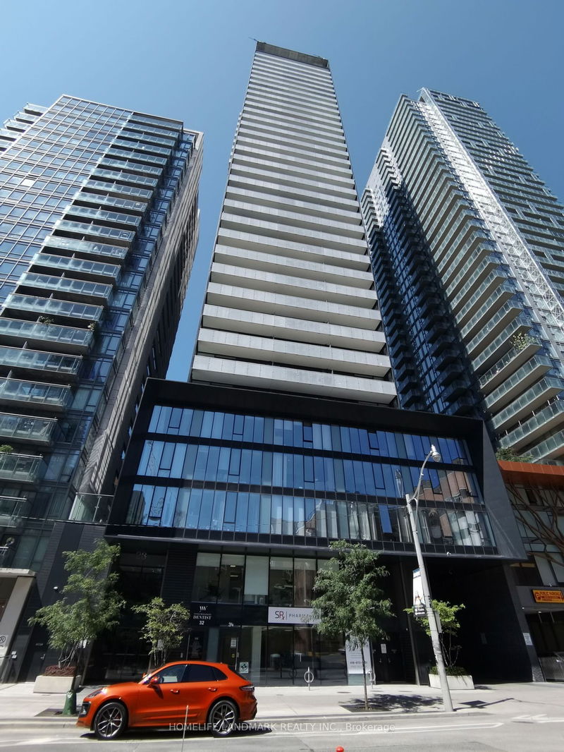 home for lease on 406-28 Wellesley Street E