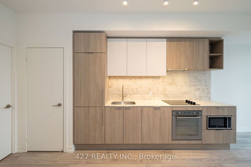 home for lease on 1119-2020 Bathrust Street