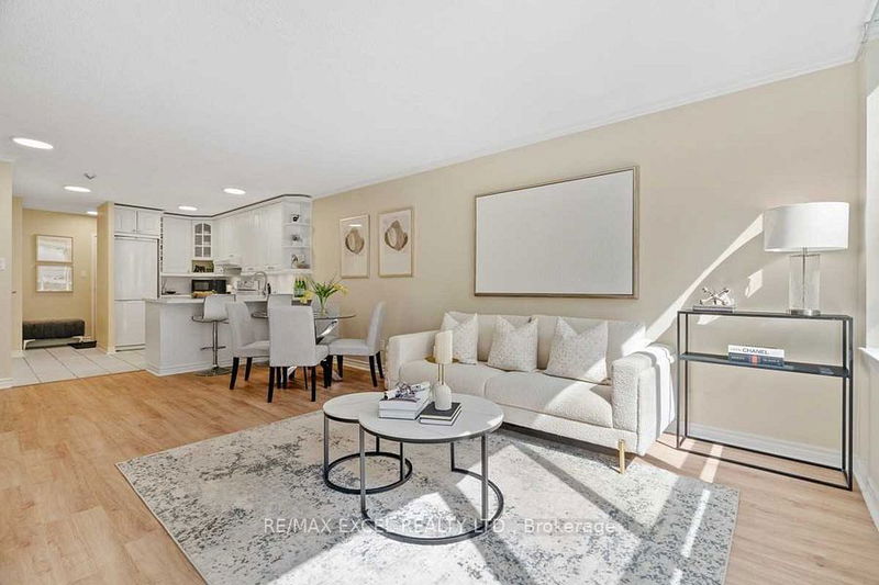home for lease on 306-633 Bay Street