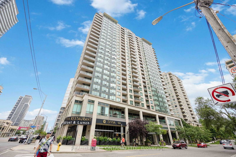 home for lease on 2215-18 Parkview Avenue